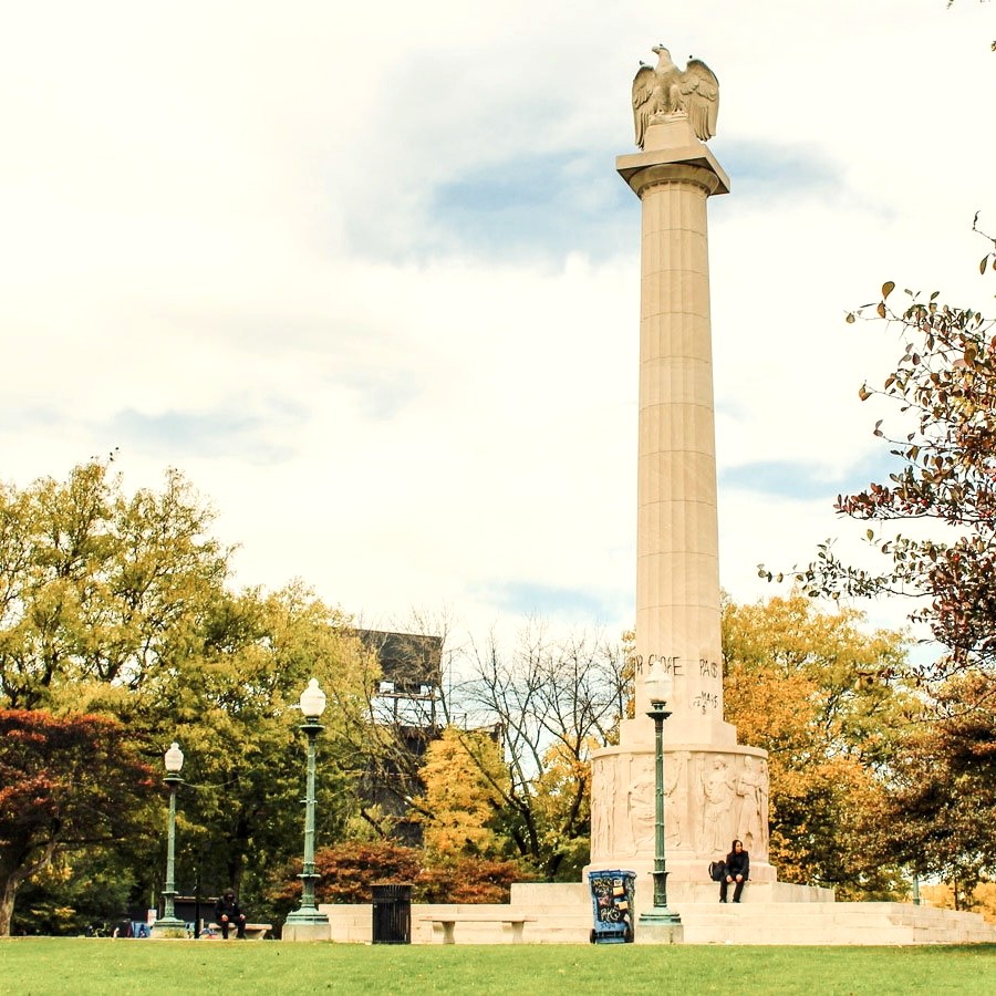 Logan Square boulevards and monument